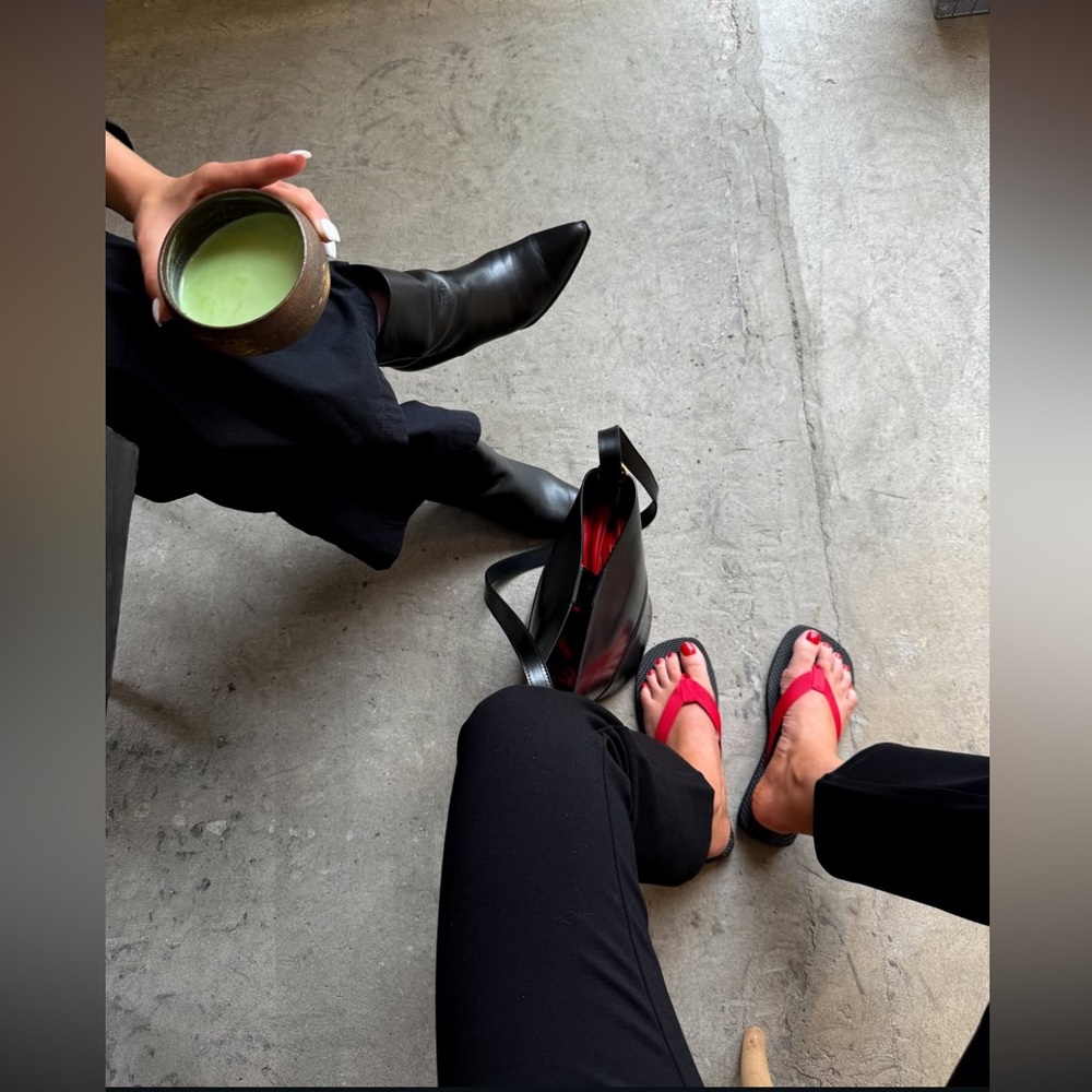 Dune Classic Sandal in Rubber Red Flip Flops with Black Straps
